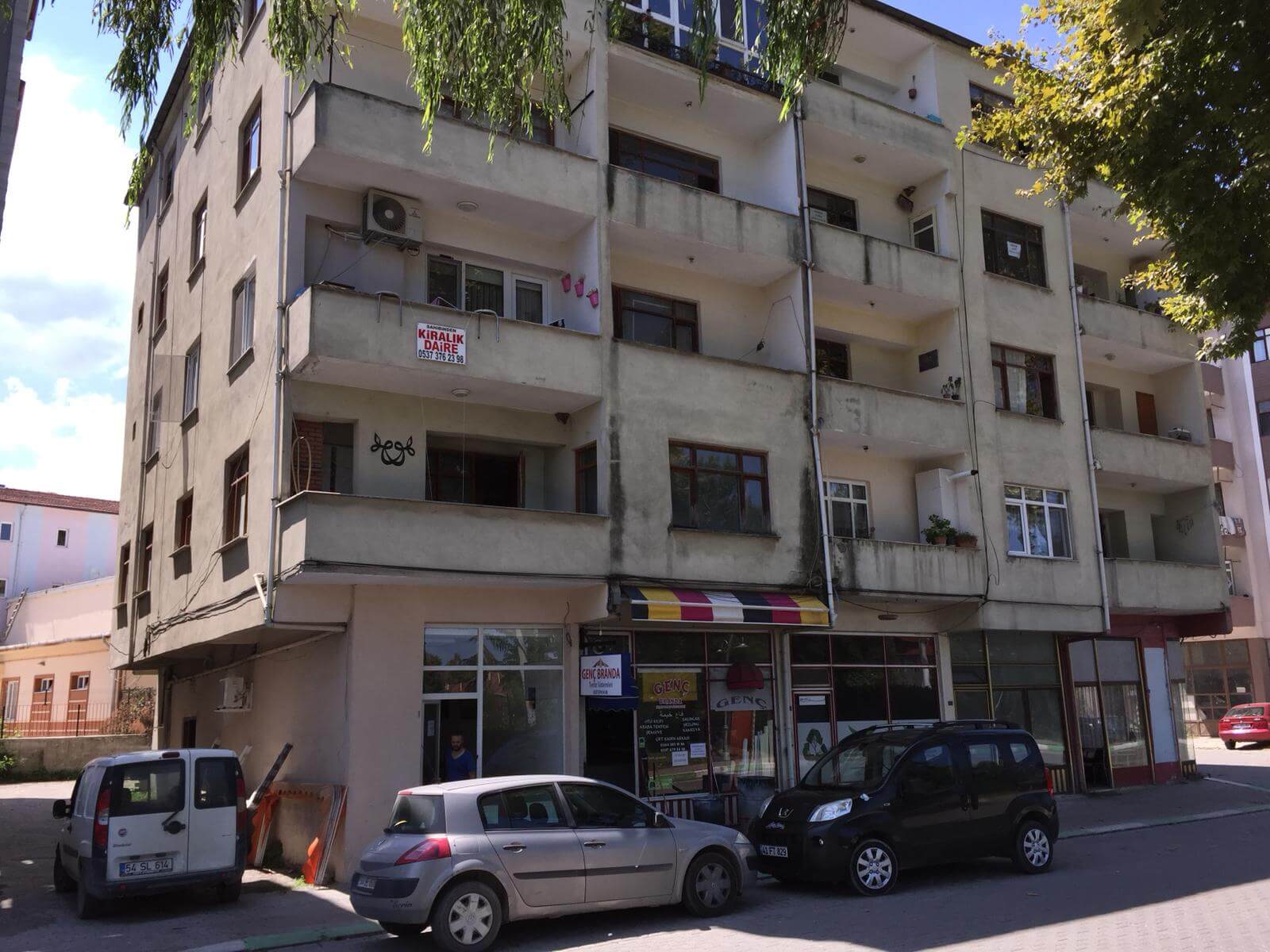 BEYLİKDÜZÜN'DE SATLIK GENİŞ FERAH 3+1 LÜKS DAİRE FIRSATI